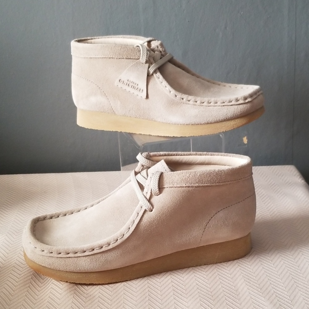 Clark's Wallabee Boot kids sand suede
